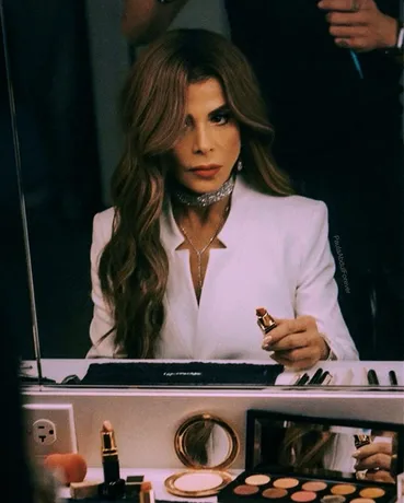 Behind-the-scenes photograph 8 of 17